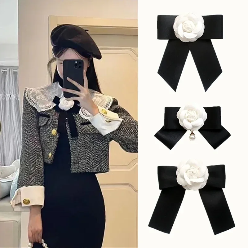 Camellia Bow Tie Broszka dla kobiet i dziewcząt Garnitury Biały kołnierzyk koszuli Kwiat Brytyjska koreańska moda Ręcznie robiona wstążka Bowtie Szpilki