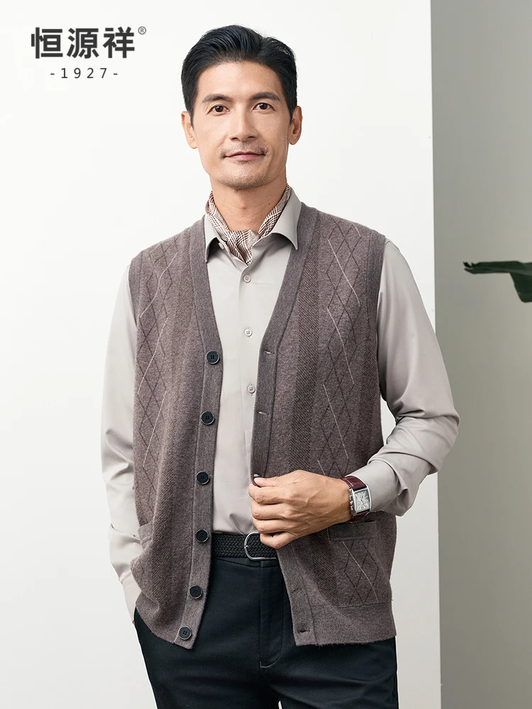 Thickened Woolen V-neck Sweater Vest Men's Casual Fashion City Style Winter Warm Geometric Pattern Button Closure Outerwear