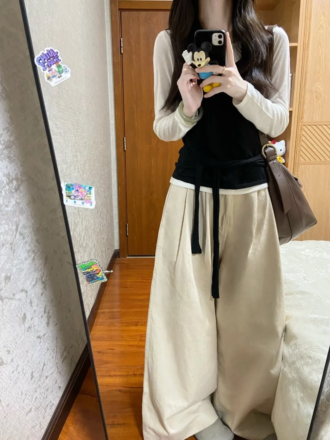 

Fashionable Long Sleeve T-Shirt And Vest Set Women's Spring 2026 New Style Two-Piece Set Spicy Girl Design Casual Commute Style