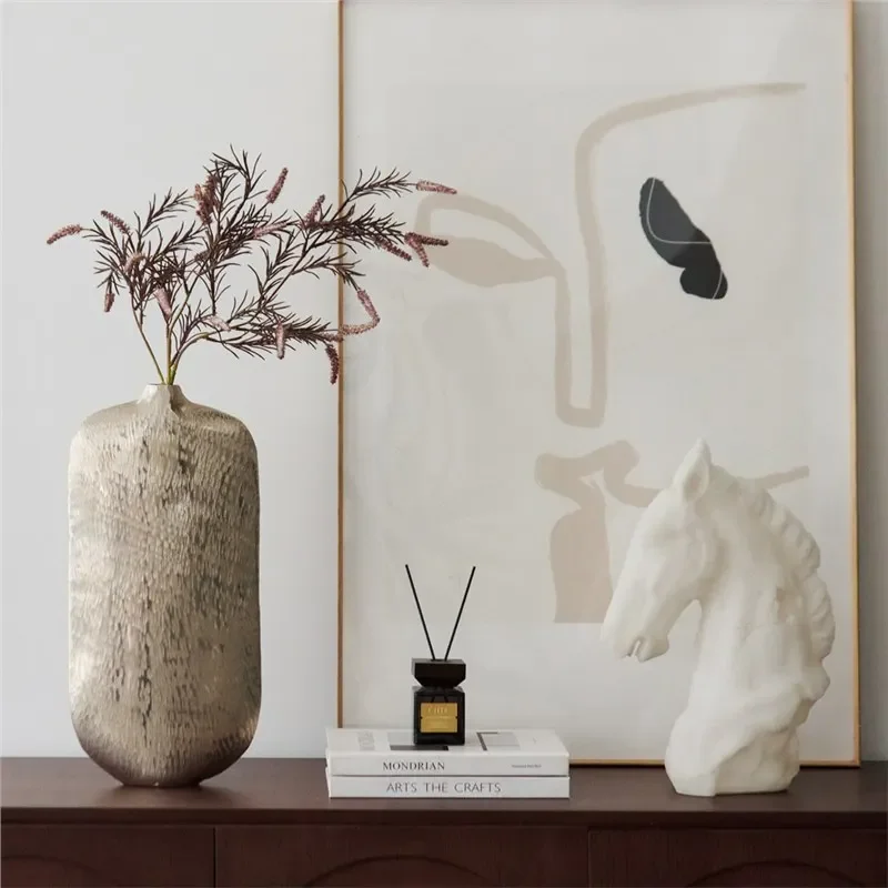 aluminum jug-shaped color flower device, living room desktop light luxury decoration, high-end metal small mouth vase