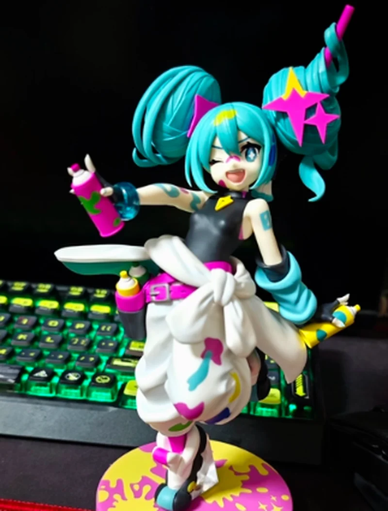 

Virtual Singer Miku Graffiti Action Figure Collectible Character Statue Desktop Display Decor Anime Collection Festival Gift