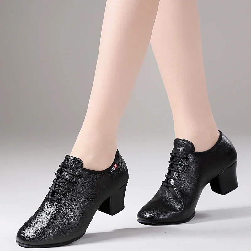 Dance sneakers for woman jazz shoes Leather Modern Outsole Dance Sneakers Breathable Lightweight Dancing shoes for women