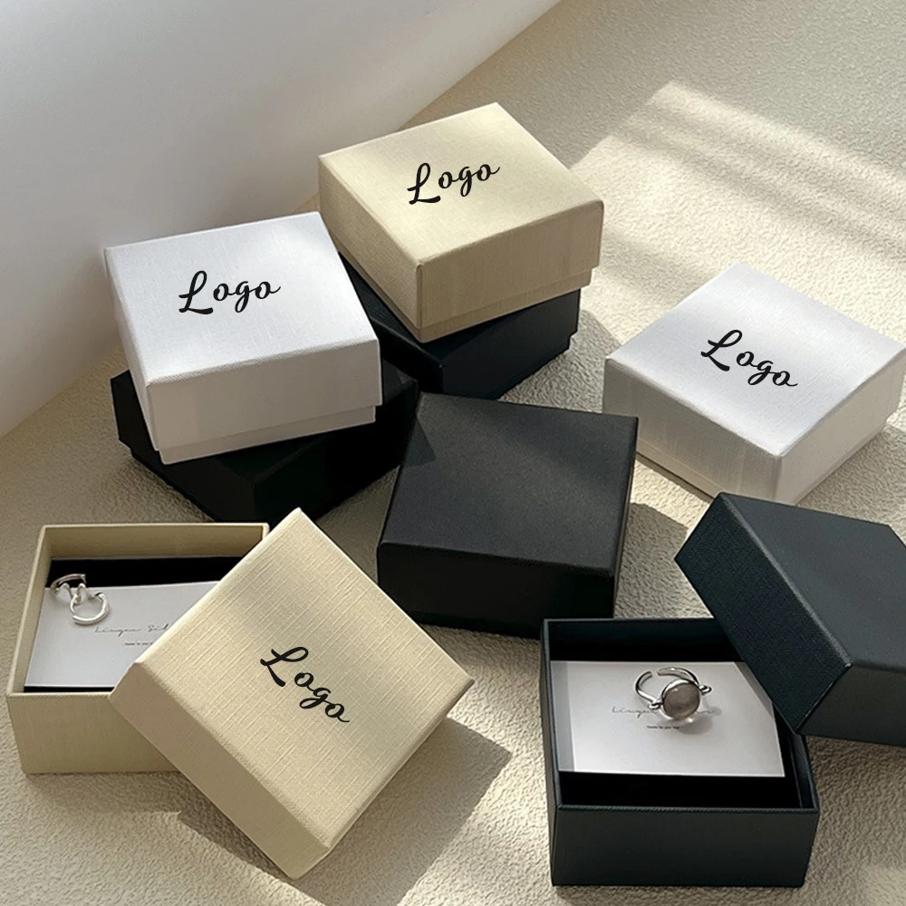 

Personalized Logo Portable Beige Jewelry Box Ring Earring Bracelet Necklace Packaging Boxes Paper Case Wedding Gift Container