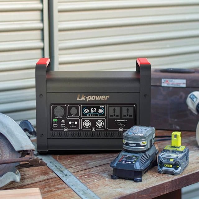 اتجاهات جديدة LKPOWER 2000 واط 220 فولت 110 فولت محطة طاقة محمولة تعمل بالطاقة الشمسية مولد محمول مع بطارية LiFePO4 مدمجة 48 فولت