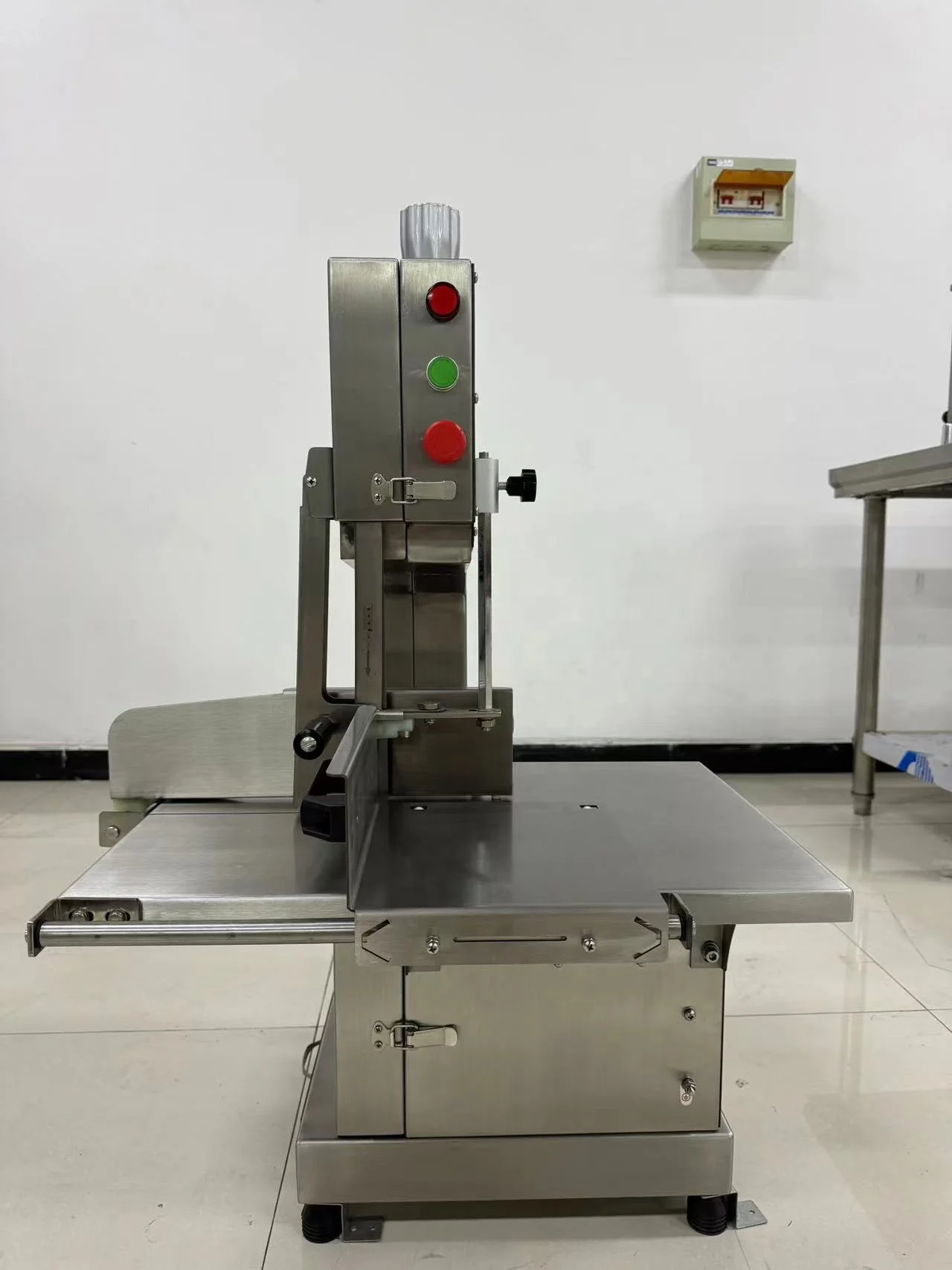 Commercial All Stainless Steel Meat And Bone Saw Machine Chicken Fish Cutting Frozen Meat Slicer For Butchers