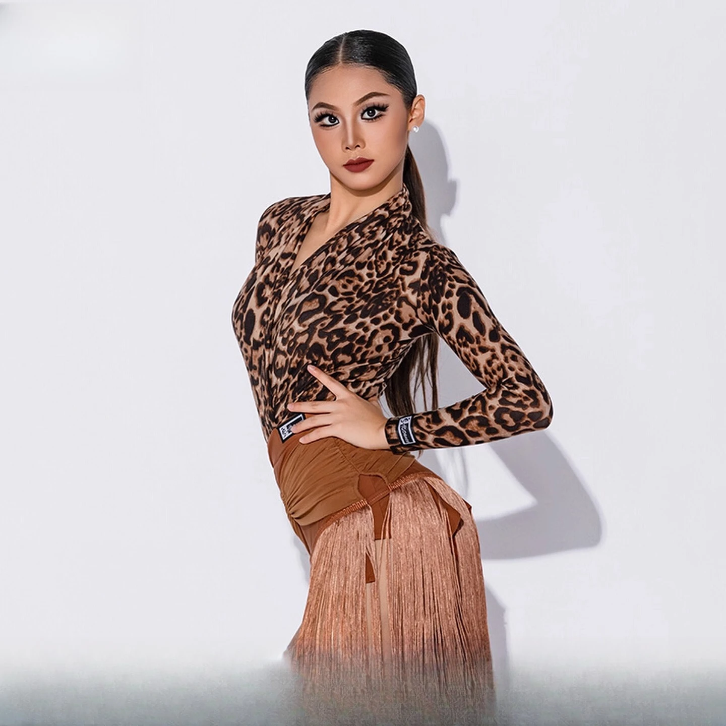 

UK Latin Dance Dress Women's V-Neck Long Sleeve Leotard Elegant Practice Wear for Performance Ballroom dance costumes