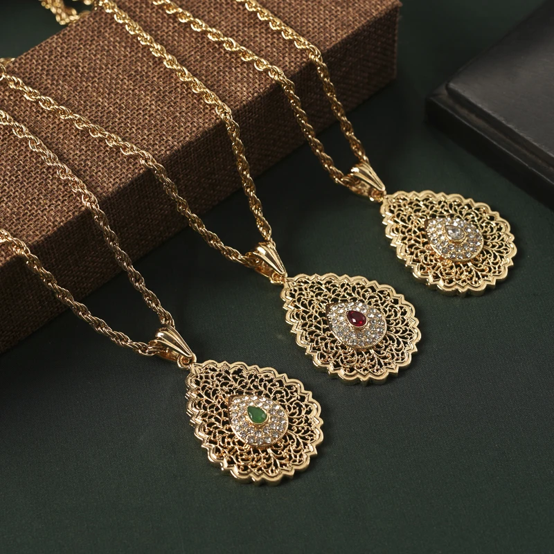 

Moroccan Fashion Openwork Red White Green Pendant Necklace Bridal Jewelry Arabian Ladies Necklace Party Gift