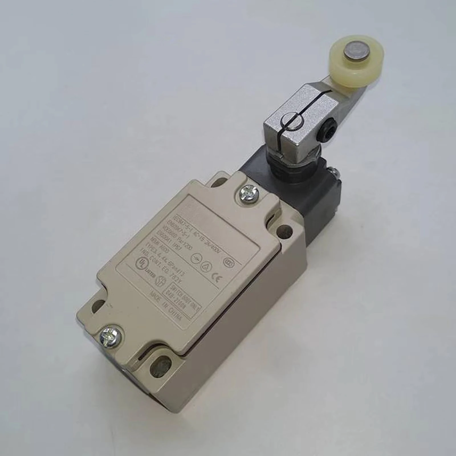 

Industrial Automation PLC D4B-2111N LIMIT SWITCH D4B2111N