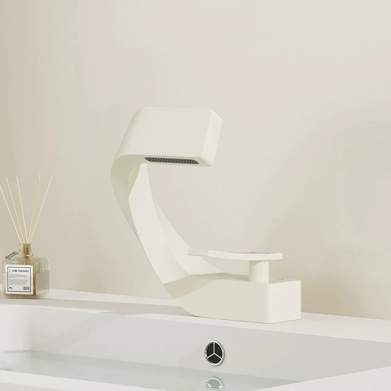 

Смеситель для раковины, однорычажный латунный белый смеситель для раковины для ванной комнаты, золотой, белый, однорычажный смеситель для раковины с водопадом