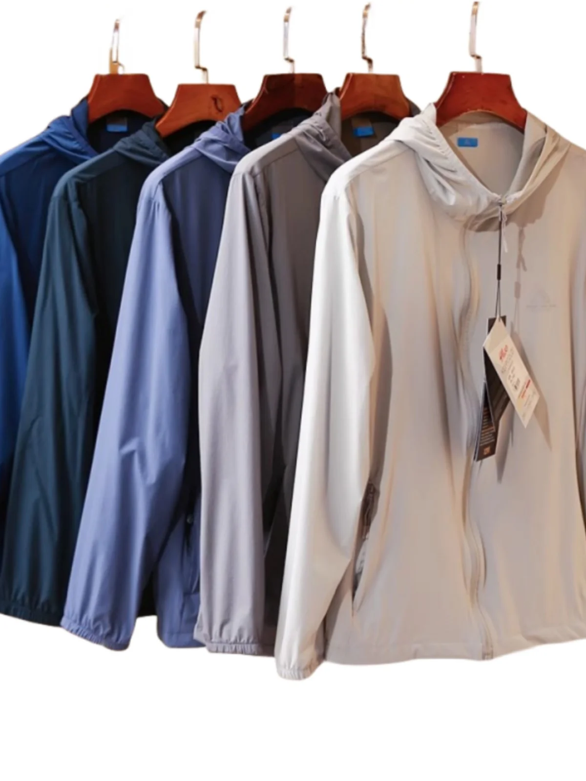 

Охлаждающий ледяной шелк, легкий мужской солнцезащитный кожух с капюшоном, тонкая дышащая модная городская верхняя одежда на весну и лето