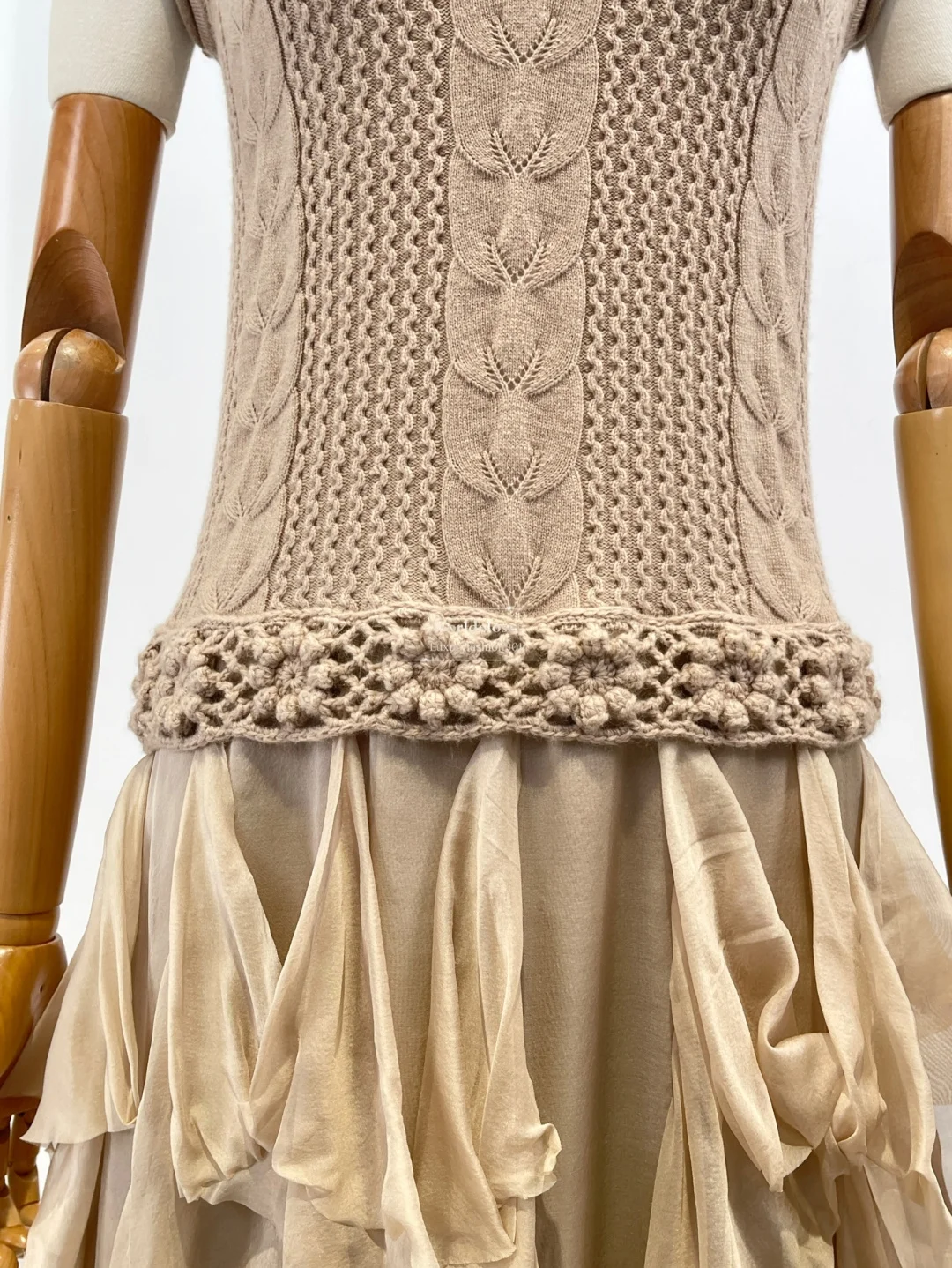 Robe mi-longue marron clair, sans manches, en tricot, crochet, fleurs, Patchwork, volants, bord, nouvelle mode, 2025