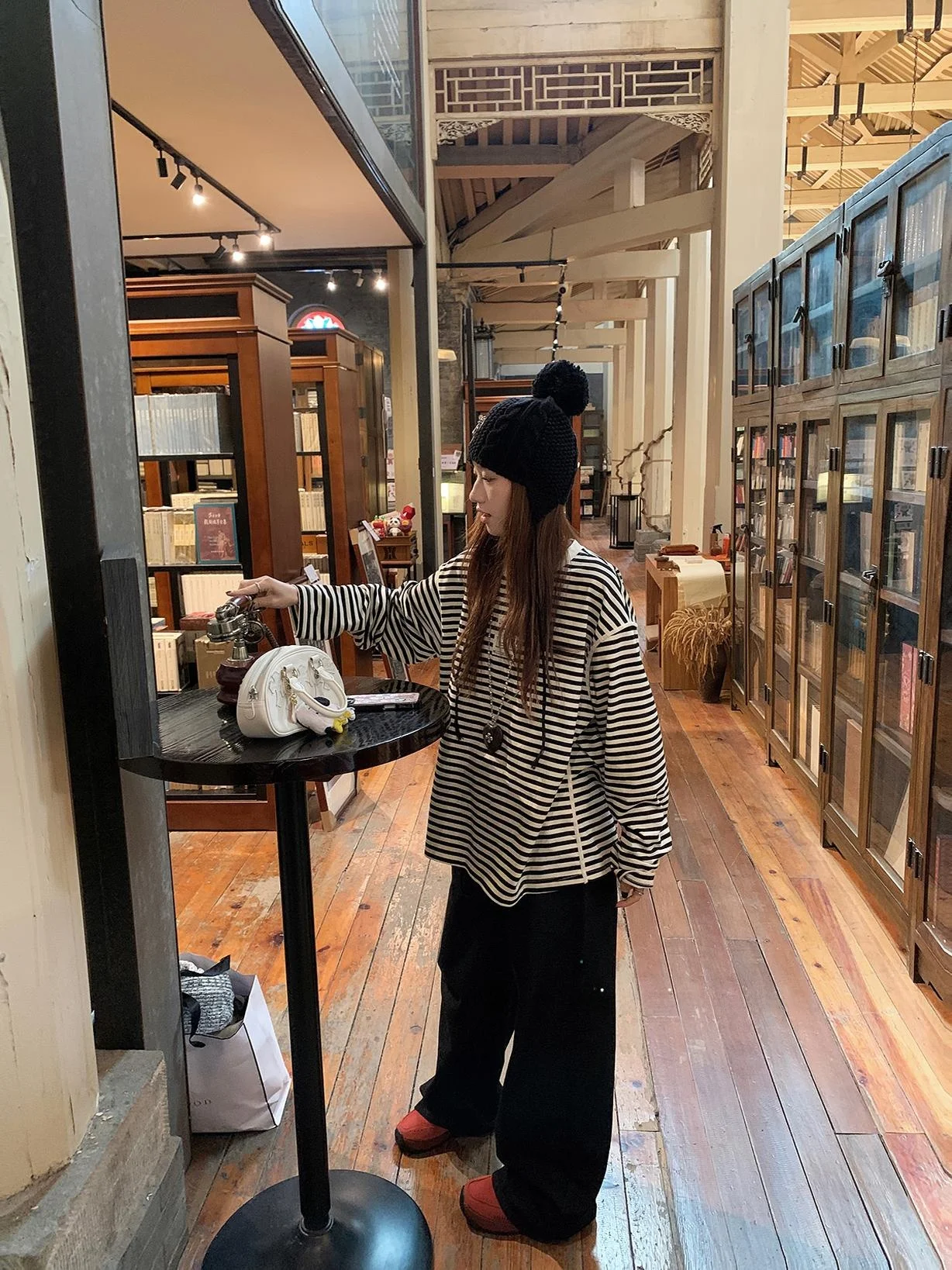 

Свободная женская футболка с длинным рукавом и круглым вырезом, новинка весенней коллекции, повседневная, из смесового хлопка и полиэстера, с полосатым узором и цветовыми блоками