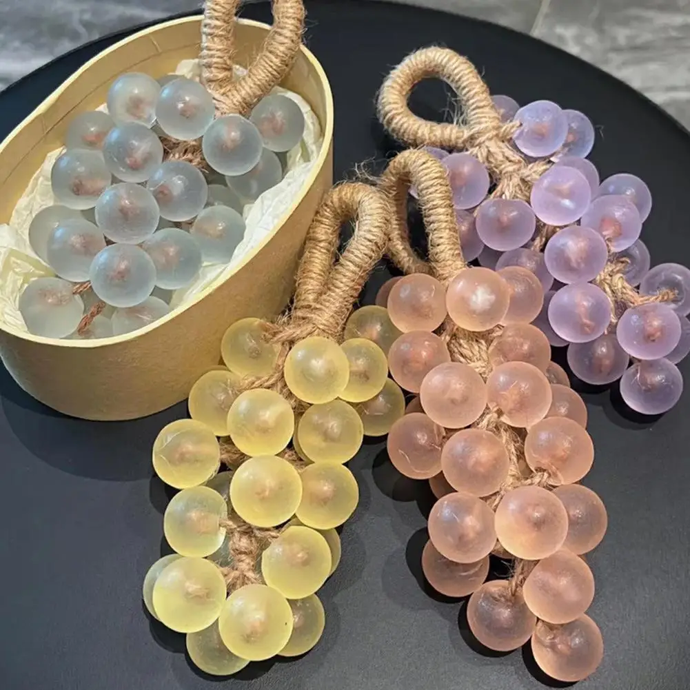 Jabón hecho a mano en forma de uva en una cuerda, barra de baño decorativa perfumada afrutada para cuerpo y manos, regalo creativo para mujeres y hombres