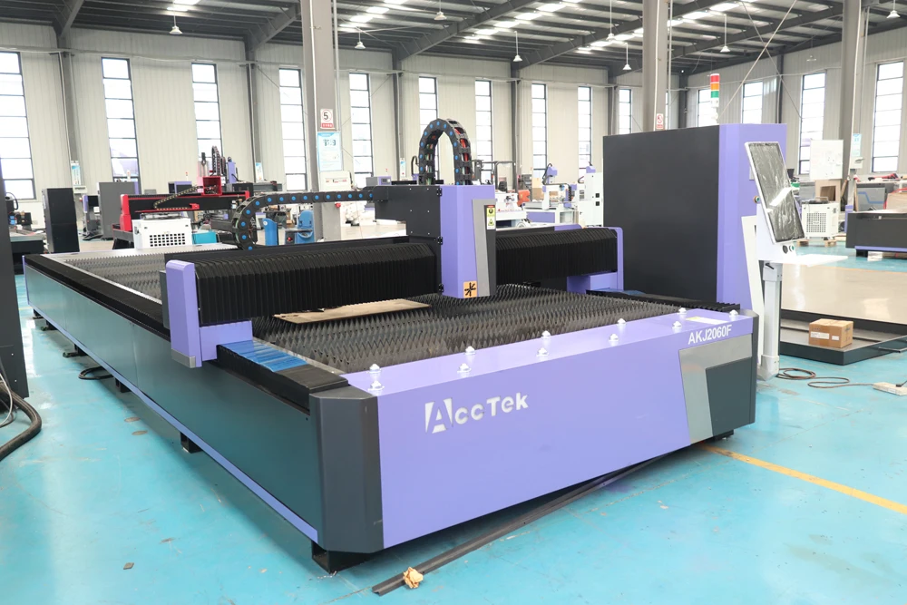เครื่องตัดโลหะไฟเบอร์เลเซอร์ AccTek พื้นที่ทํางานขนาดใหญ่ 2000 * 6000 มม. 6kw 12kw 20kw 30kw 40kw ทํางานได้อย่างมีเสถียรภาพและทนทาน