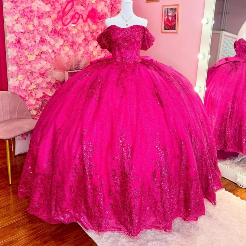 

Розово-красное блестящее бальное платье Quinceanera Платья с открытыми плечами и блестками Аппликация Кружева Бисероплетение Кристалл Лук Тюль Вечеринка День Рождения Сладкий