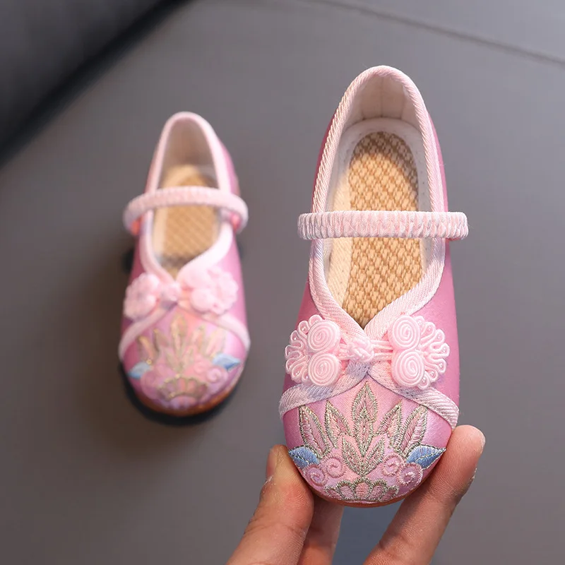 Chinese Style Children embroidered Shoes Kids Comfortable Flat Cloth shoes White Pink Red Girls Princess Dance Performance Shoes