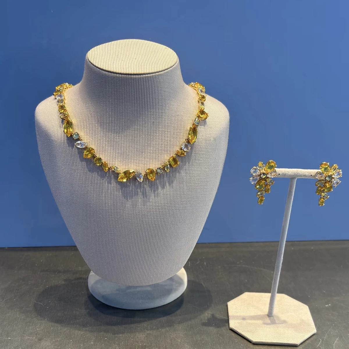 

Women's Luxury Jewelry Set Necklace Earrings Fashion Exquisite Crystal Senior Christmas Birthday Gift Party