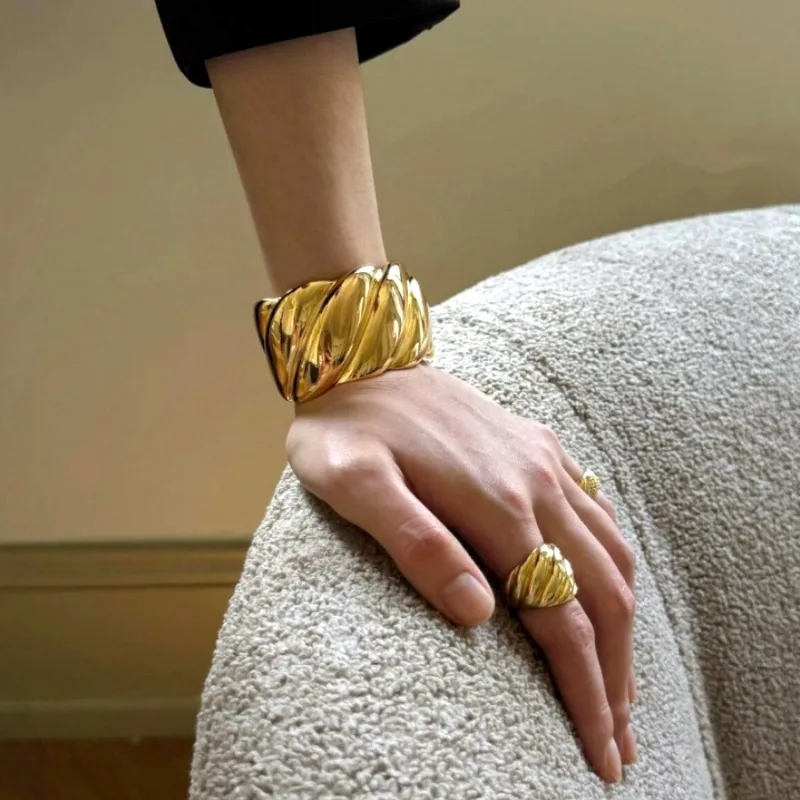 

Threaded Gold Bracelets for Women Alloy Exaggerated Simple Diagonal Adjustable Open Bangle Fashion Jewelry Sets Gift Accessories