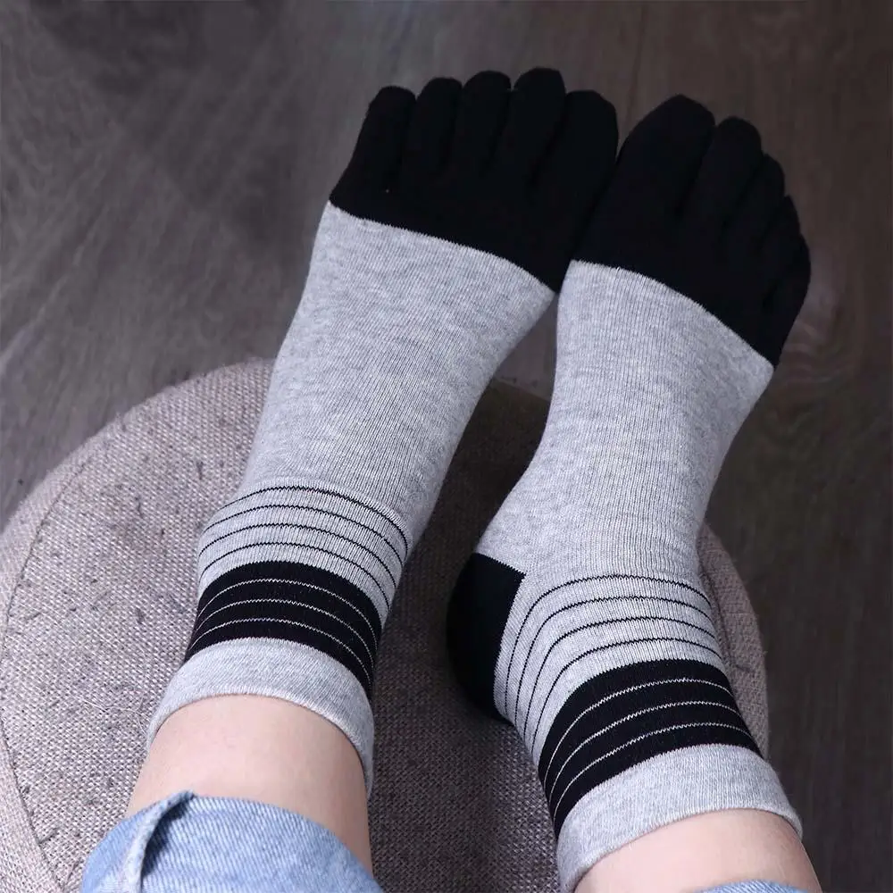 패션 스포츠 심플 중간 길이 통기성 면 남성 양말 다섯 손가락 양말 스트라이프 토가 있는 양말