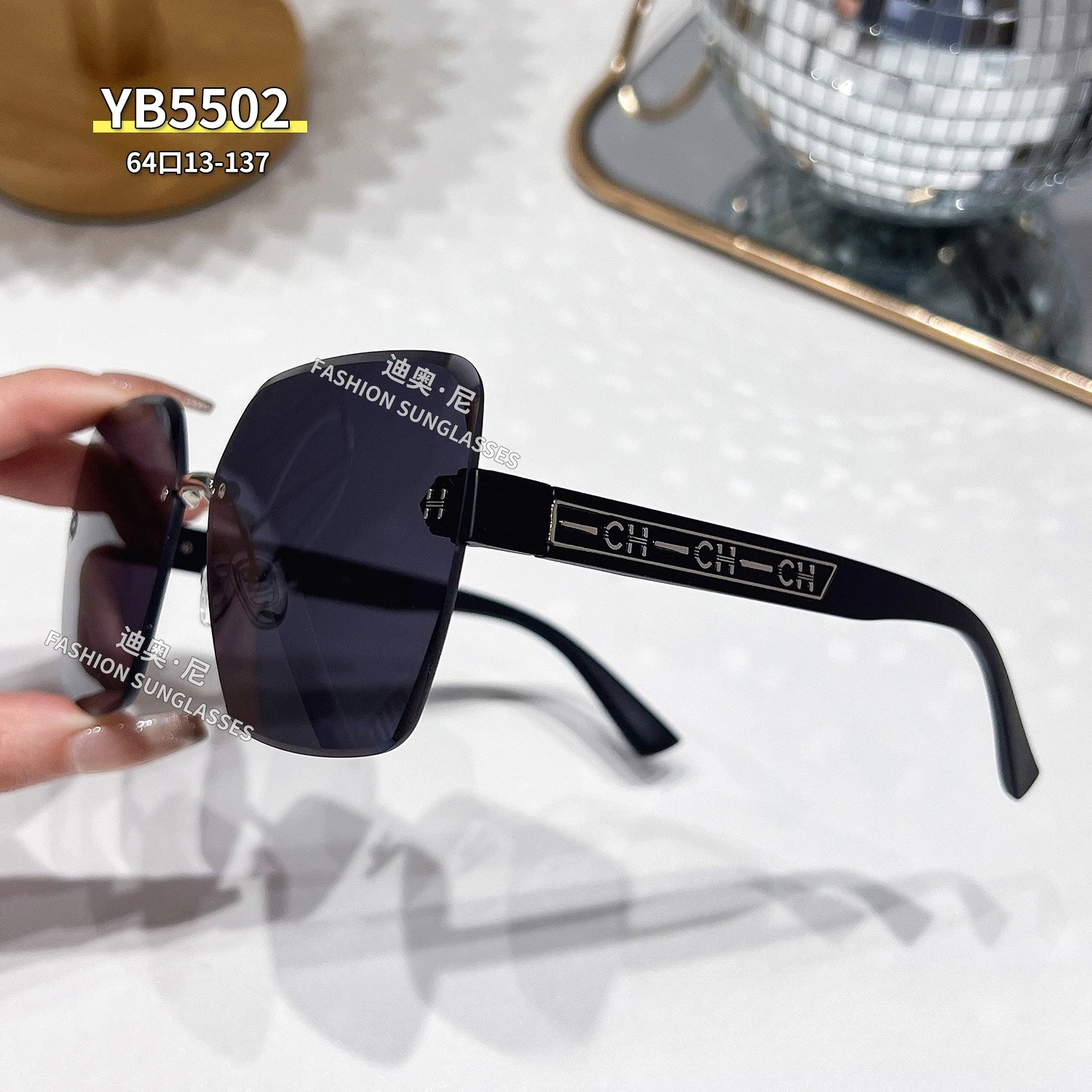 

Новые модные солнцезащитные очки без оправы с кристаллами, легкие, роскошные, элитные, с защитой от ультрафиолета, все универсальные