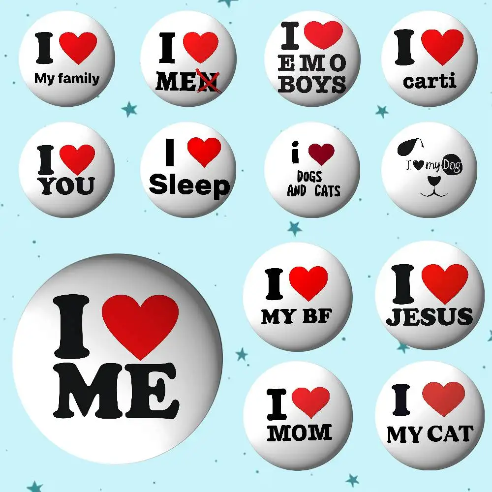 Lustige „I Love Me EMO Boys“-Cartoon-Broschen, stilvolle Ornament-Pins, exquisite runde Abzeichen, Taschenaccessoires, Schmuckgeschenke