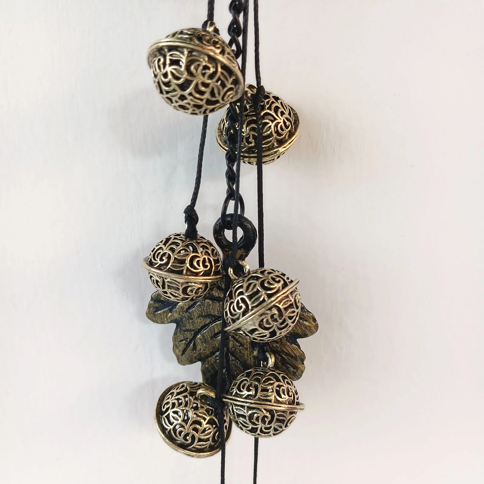 

Halloween Witch Wind Chime Outdoor Iron Hanging Decor For Door Handle Garden Rustic Style Metal Bells Party Decoration Props