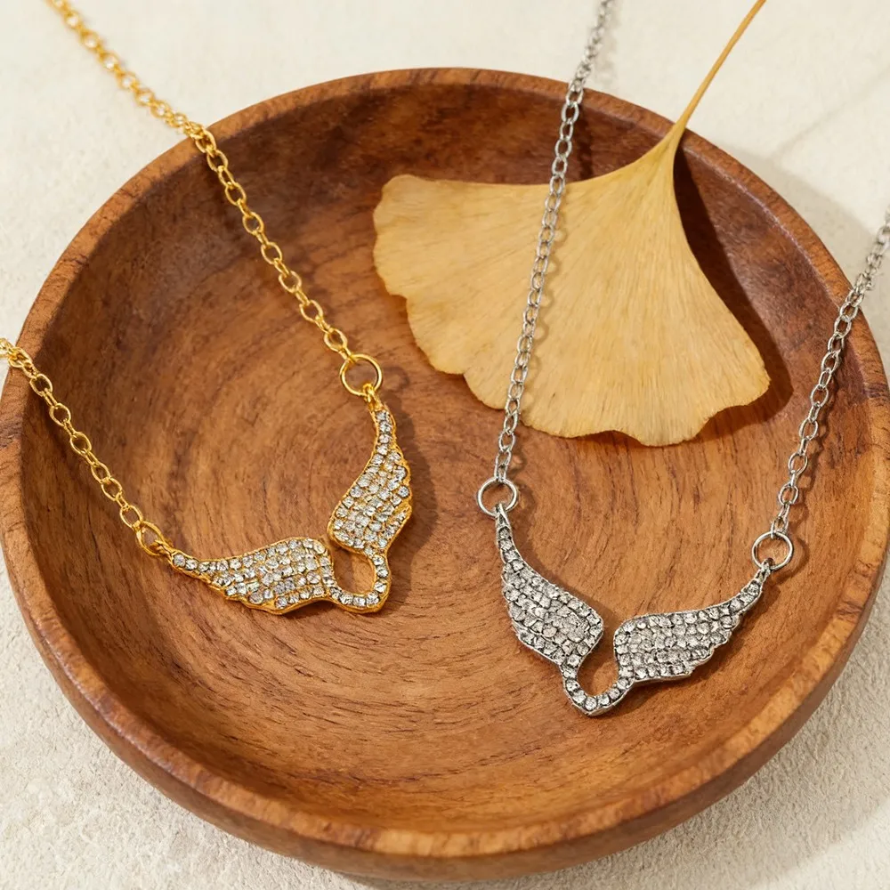 Shiny Rhinestone Angel Wing Pendant Necklace Elegant Wing Shape Jewelry for Women Wedding Party Daily