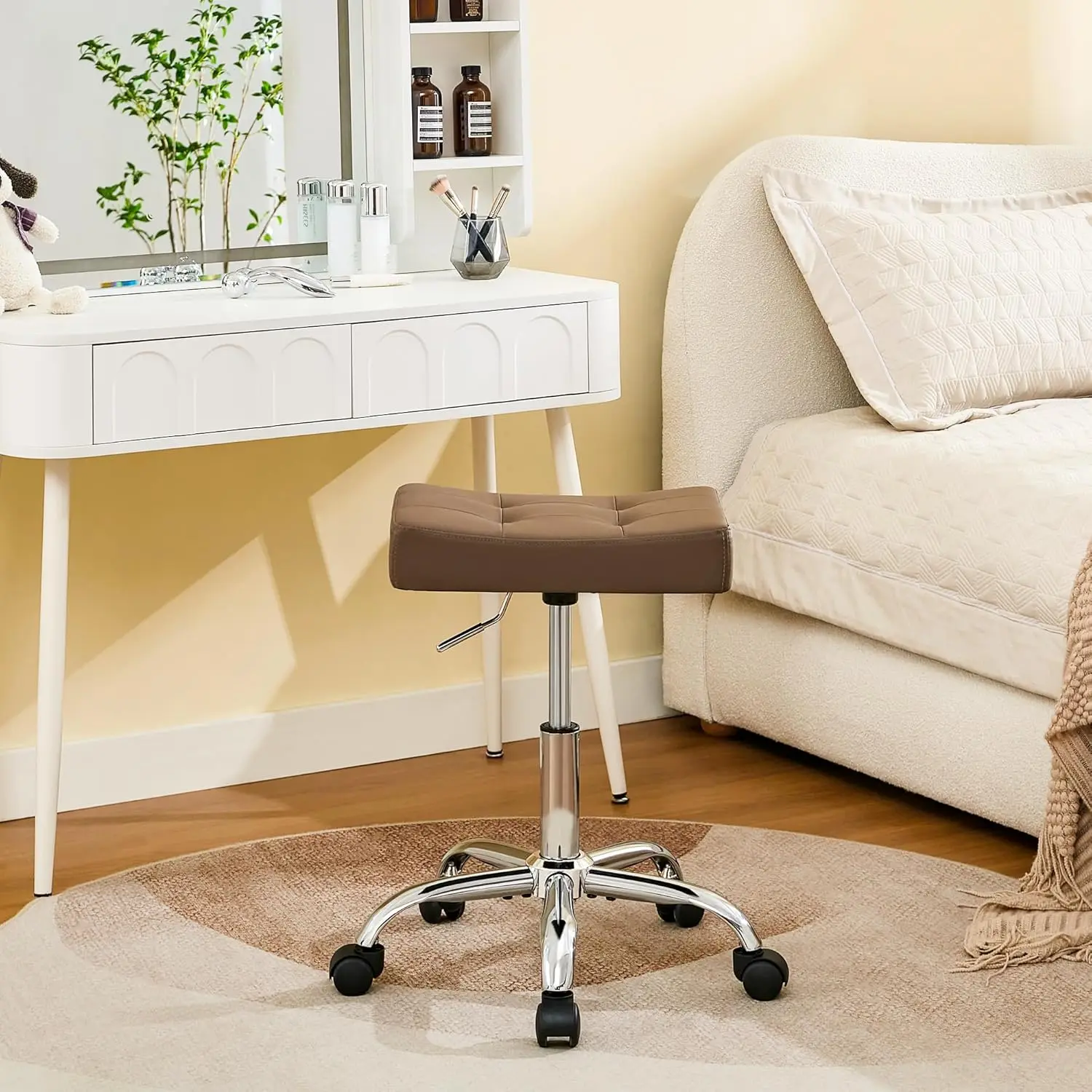 

Регулируемый туалетный столик на колесиках, высота 17-21 дюймов, вместимость 300 фунтов, сиденье из искусственной кожи