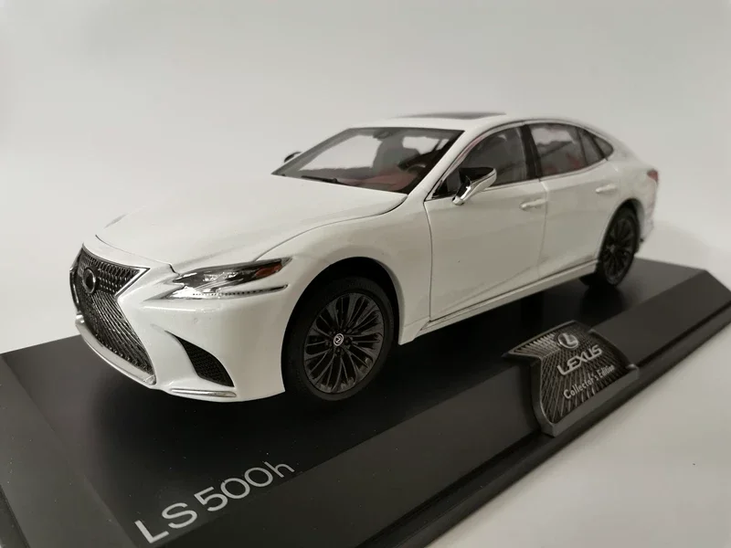 

Оригинальная модель автомобиля Lexus Ls Ls500 Модель автомобиля Lexus Ls500h 1:18 Модель автомобиля из сплава на складе