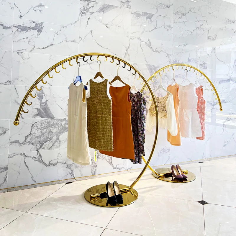 customized.Modern Floor-Standing C Shape Clothes Hanger Shelf Unique Semicircle Garment Rack Stable Clothing Rack Disp