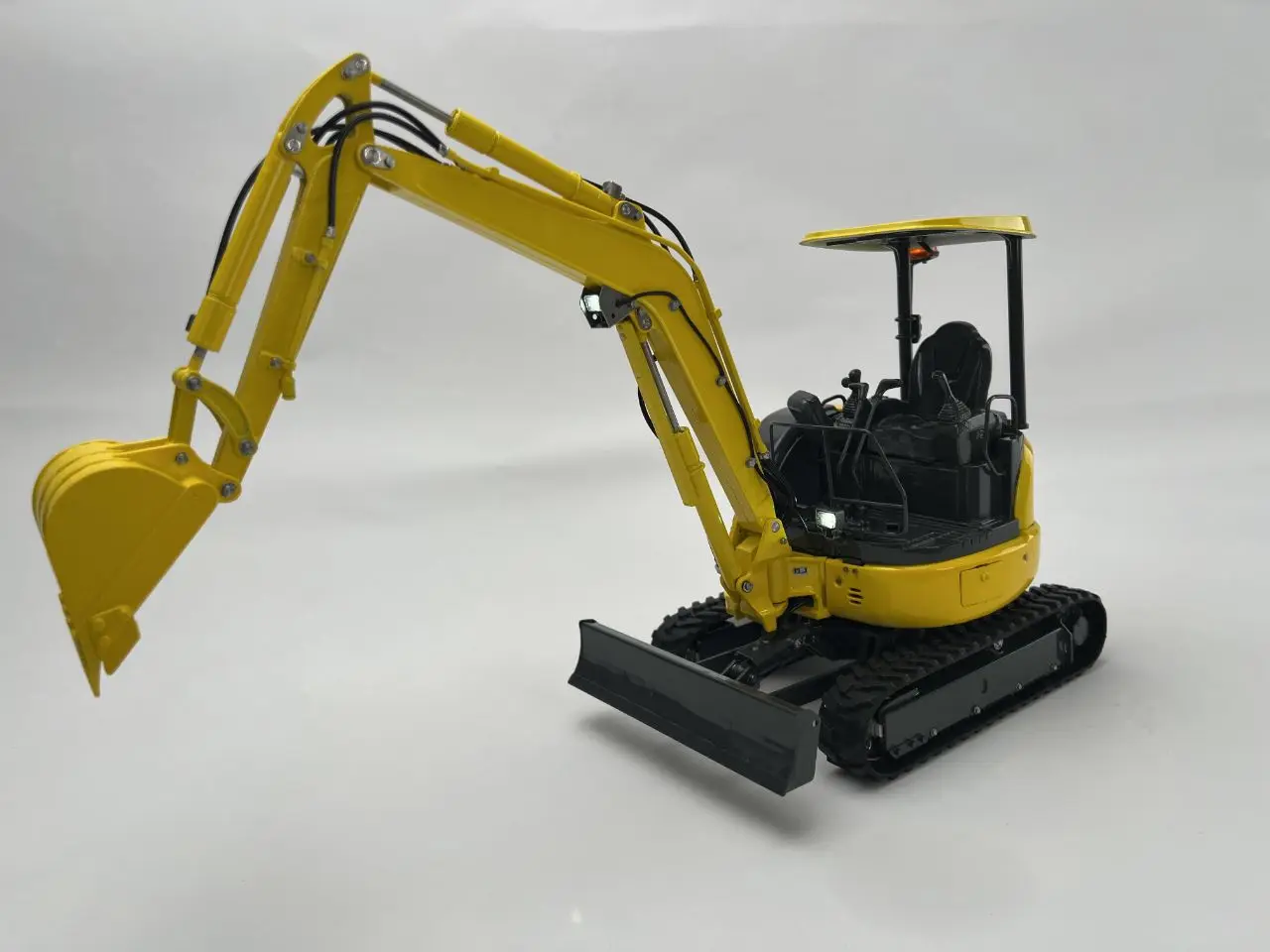 NEW LESU PC30 RC Mini Excavator RTR 1/14 RC Hydraulic Digger Machine 6-way Reversing Valve Metal Remote Control Vehicle Model