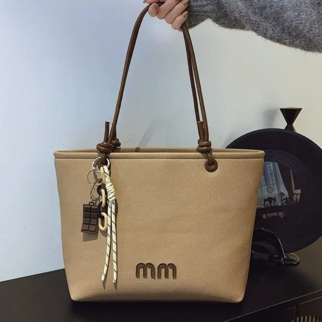 

Элегантная повседневная женская сумка для подгузников из роскошной кожи, большая вместительная дизайнерская сумка-тоут, минималистичная классическая стильная городская сумка через плечо