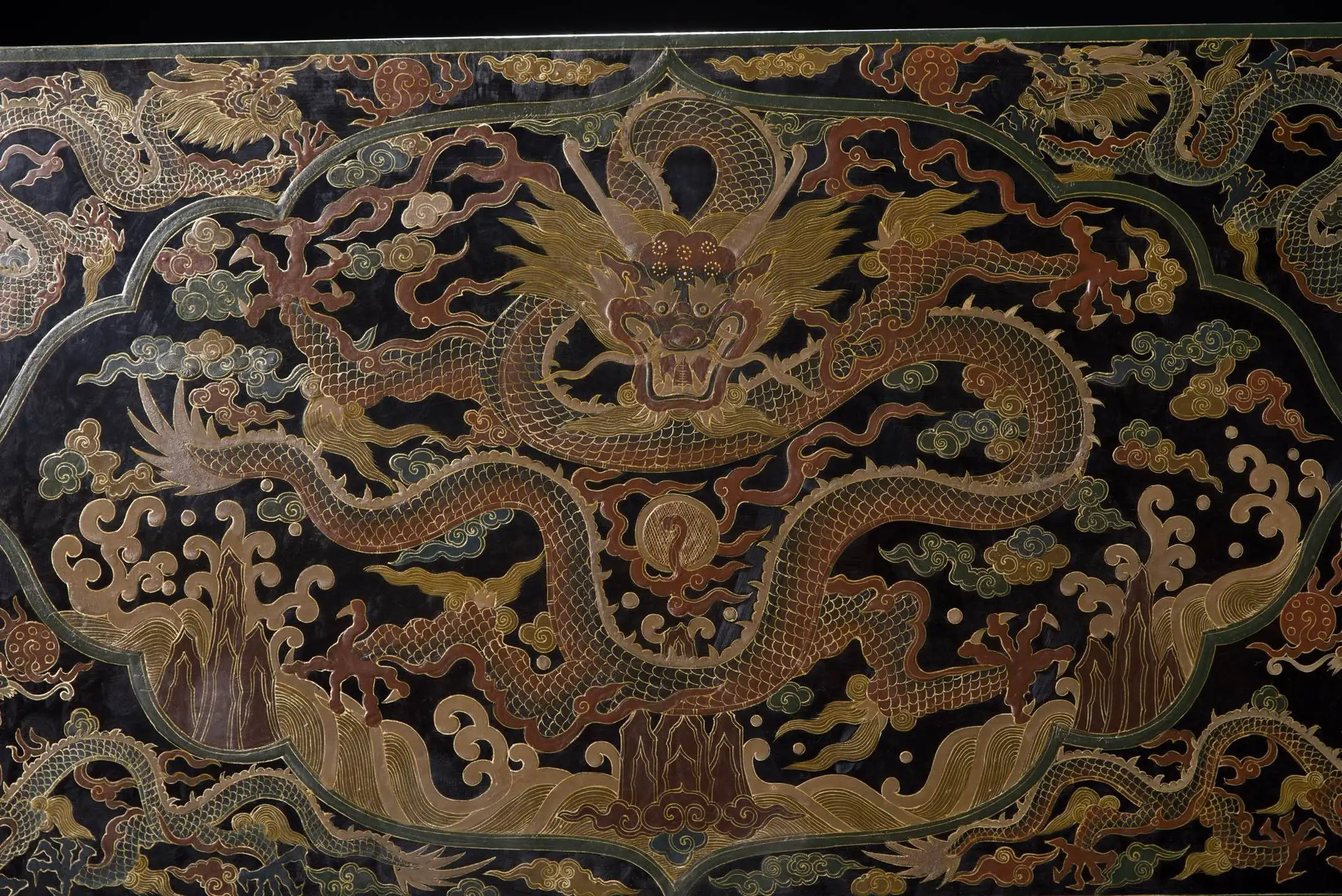

Old Wooden Lacquerware Outline in gold Texture of Dragon Statue Roll number coffee table tea table Study Amass wealth Ornaments