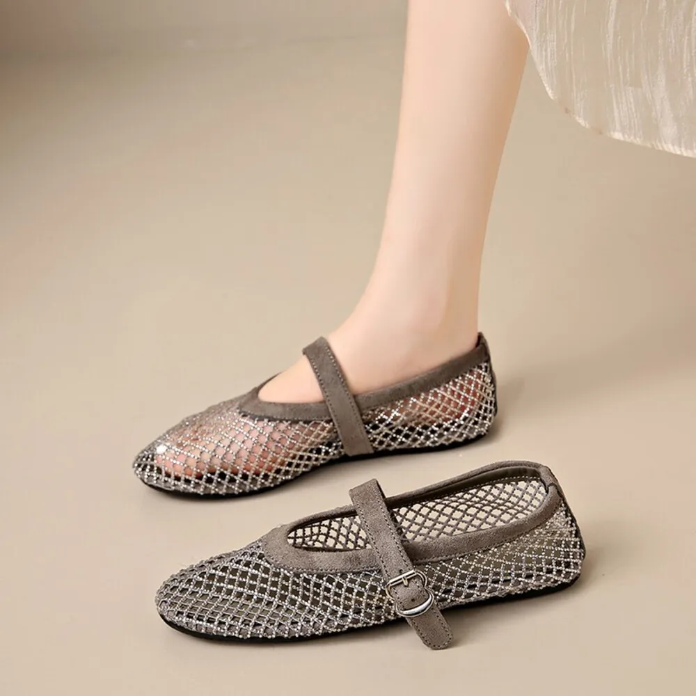 Zapatos Femininos de Malla con Piedras, 3 Colores (Gris, Negro, Rojo). Ideales para el Verano, Paseos y Ocasiones Informales, Cómodas y Estilosas, Perfectas con Pantalones, Faldas y Vestidos, Estilo Moderno y Romántico
