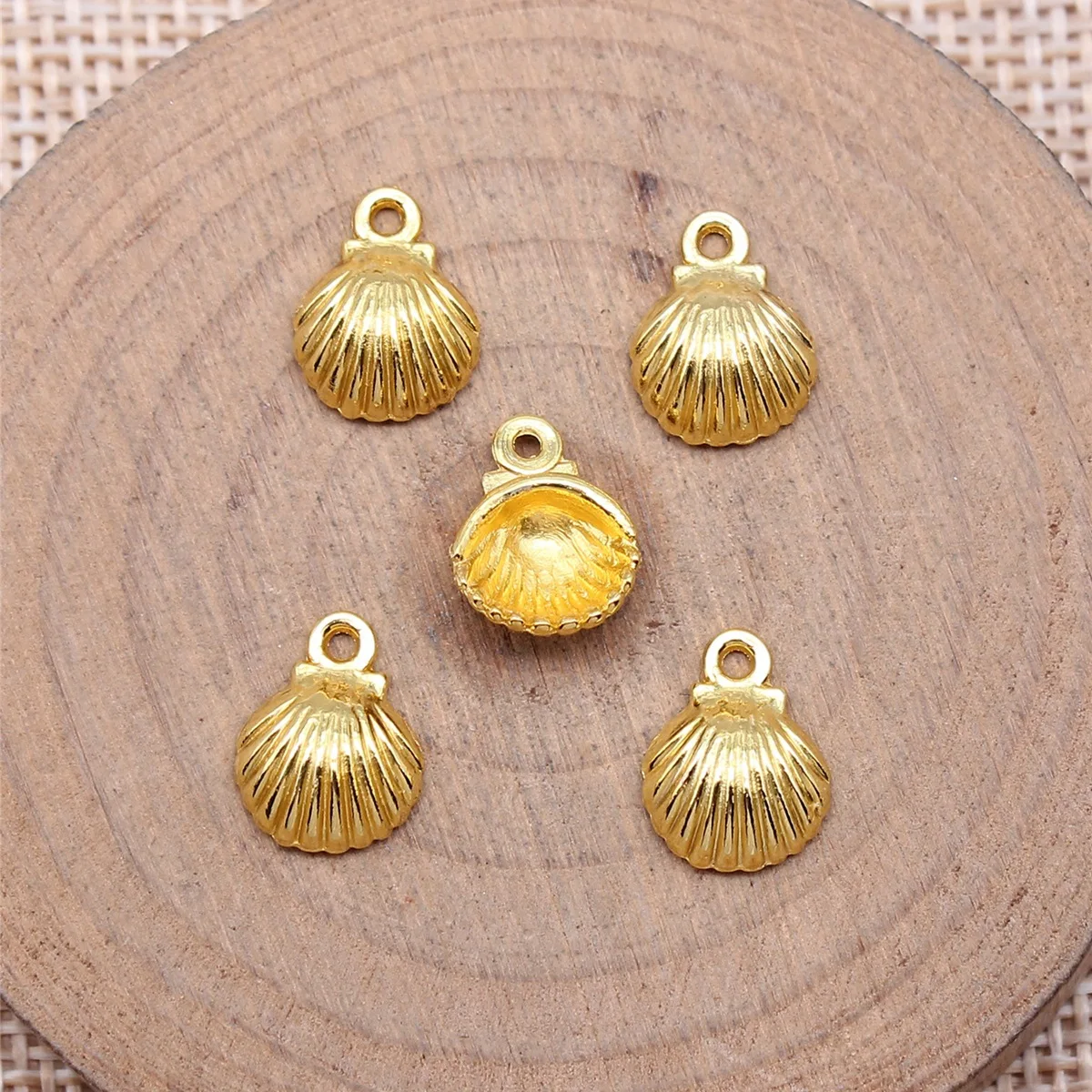 WYSIWYG 20pcs 12x9mm 2 Colors Shell Charms Pendant For DIY Jewelry Making Handmade Jewelry Craft Findings