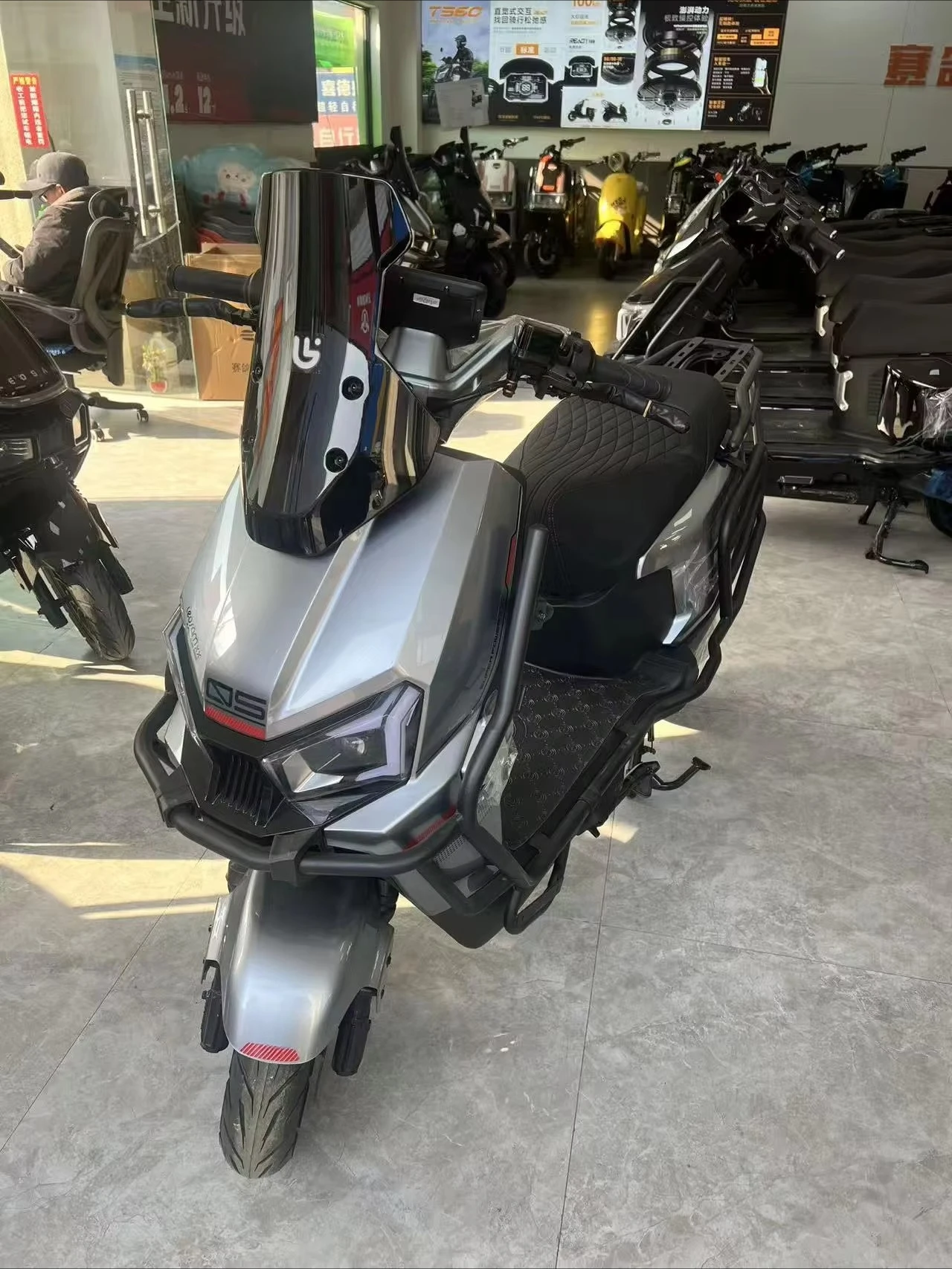 QQA High-end travel electric motorcycle Evride XTS950-3, equipped with 2000W motor, 72V, speed 61-80 km/h, compatible with lithi