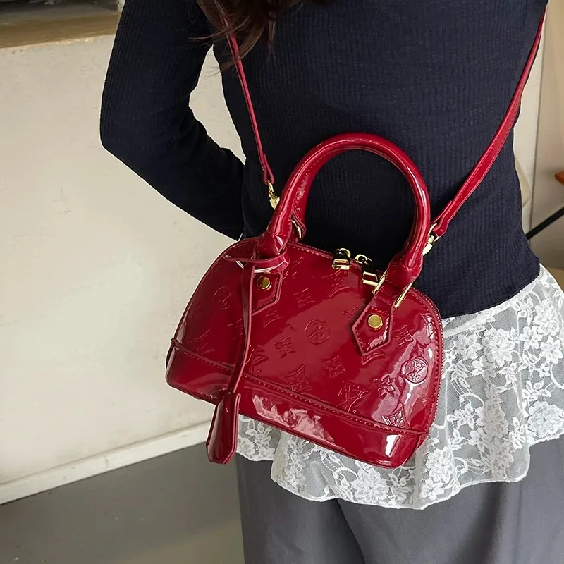 Women's Leather Shoulder Bags - Branded Handbag Collection, Trendy Crossbody Bags and Practical Tote Bags