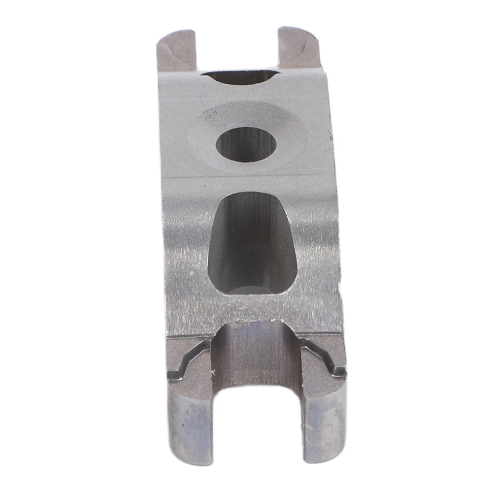 Fuel Injector Retaining Bracket Fuel Injector Holder Perfect Match Easy Installation Metal Construction For Tiguan