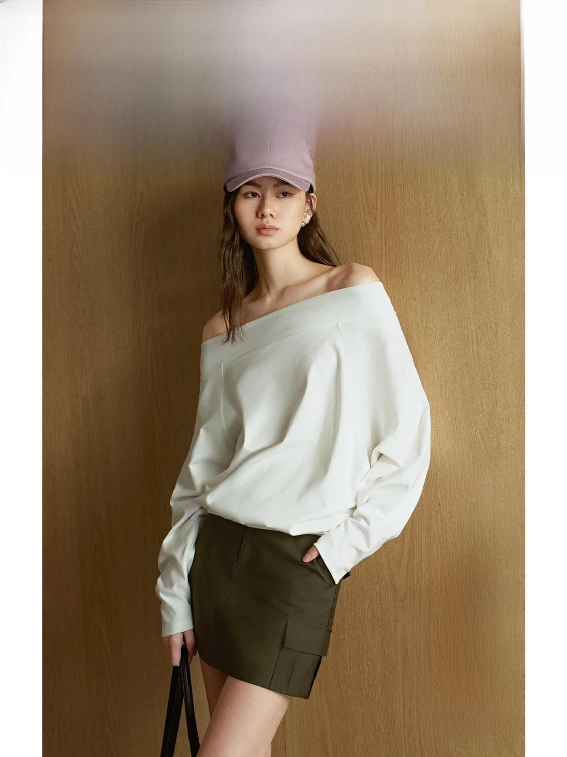 

Свободная футболка с длинным рукавом ZHIZHI West Lake Moon, на одно плечо, с рукавом «летучая мышь», повседневная, весенняя новинка, свободный крой, для расслабленного образа