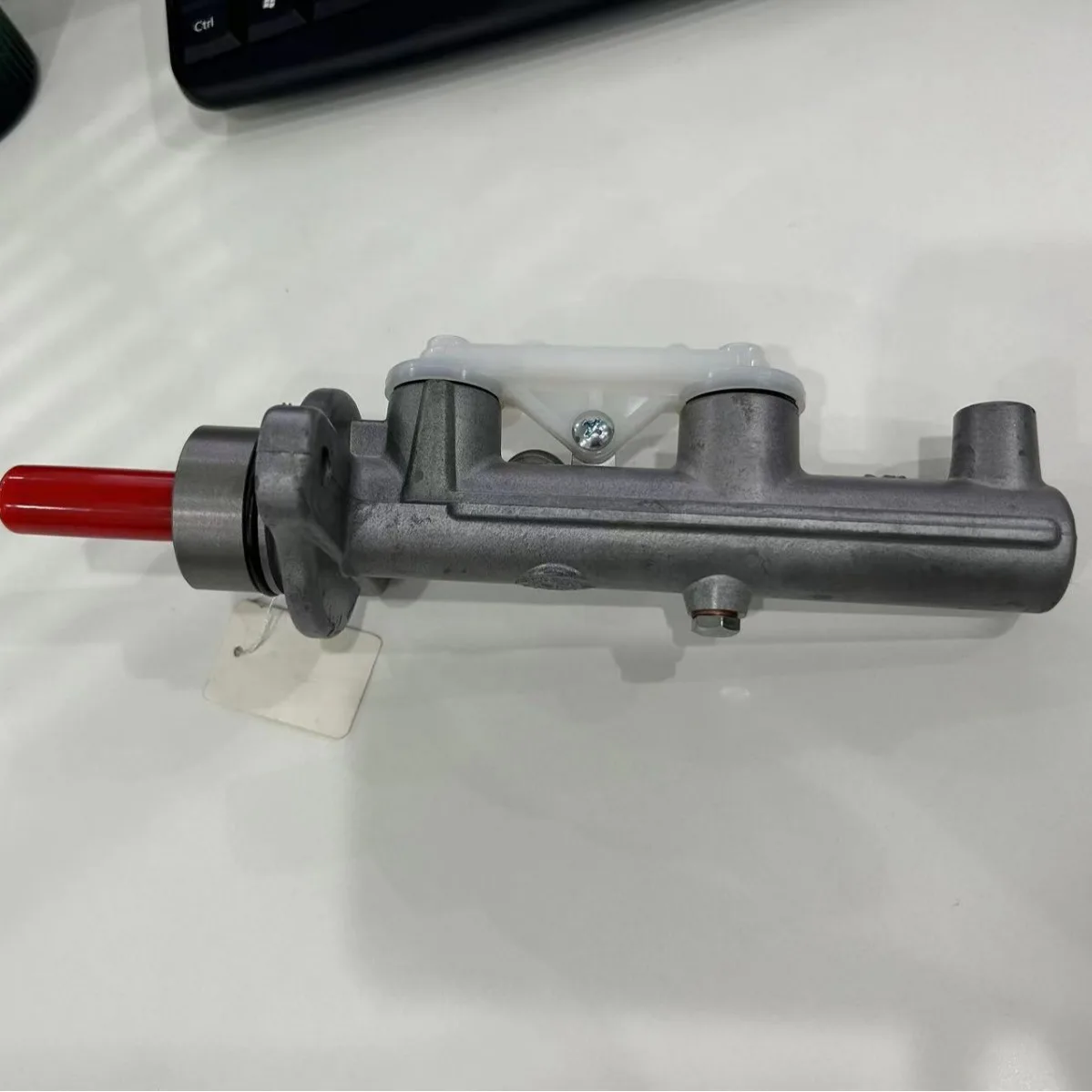 

Tool AccessoriesAutomotive Parts Master Cylinder 47201-44130