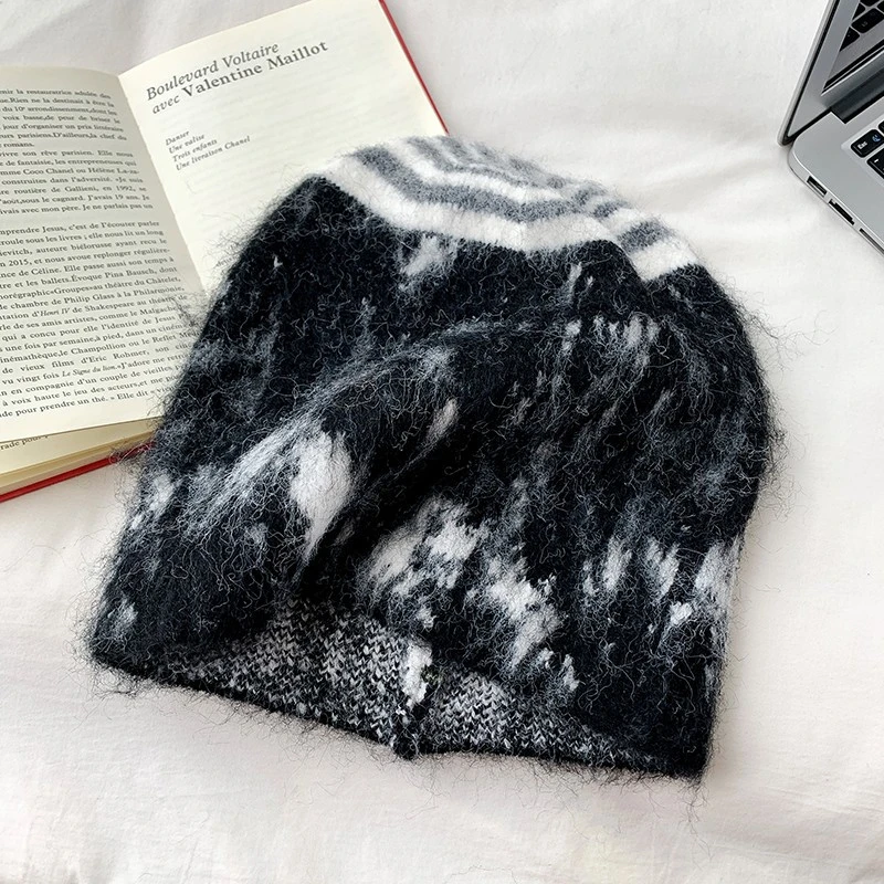 Winter Hat for Women Chunky Knit Beanie Oversized Foldable Thickened Warm Cap for Small Face, Soft Wool Blend Headwrap Vintage view 2