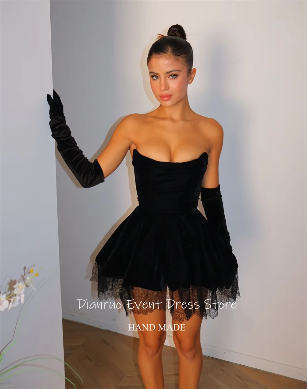 Dianruo ブラックベルベットウエディングドレス繊細なレーストリム Abiti Da Sera ストラップレスショート A ライン Vestidos De Graduación カスタマイズ