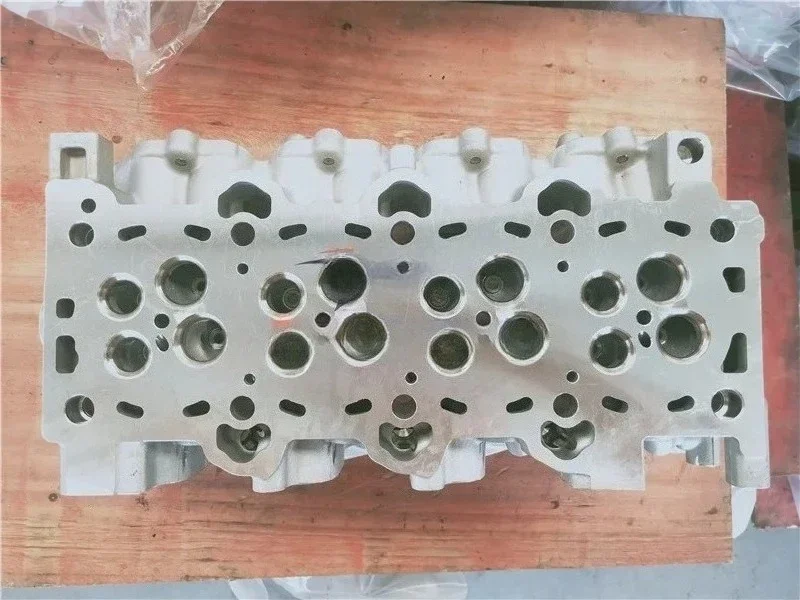 

2025 hot sale22100-2A000 22100-2A200 22100-2A350 Del Motor CRDi 1.6 D4FB Engine Cylinder Head For Accent Ceed