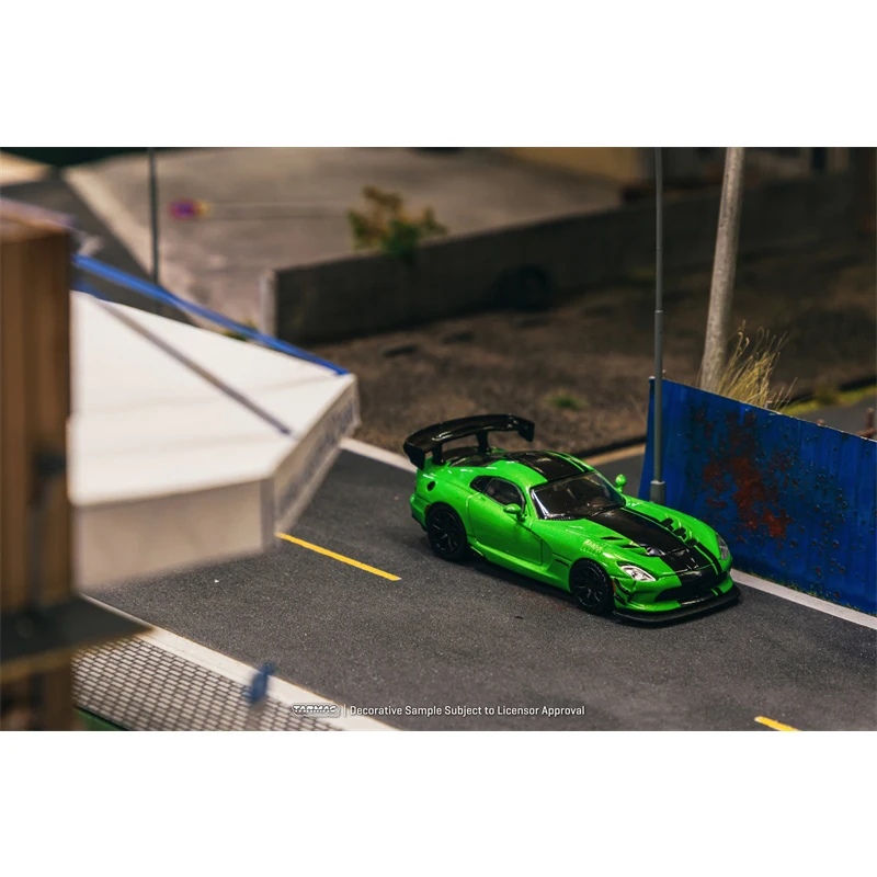 TW In Stock 1:64 Viper ACR Extreme Green Metallic Diecast Diorama Car Model Collection Miniature Toys Tarmac Works