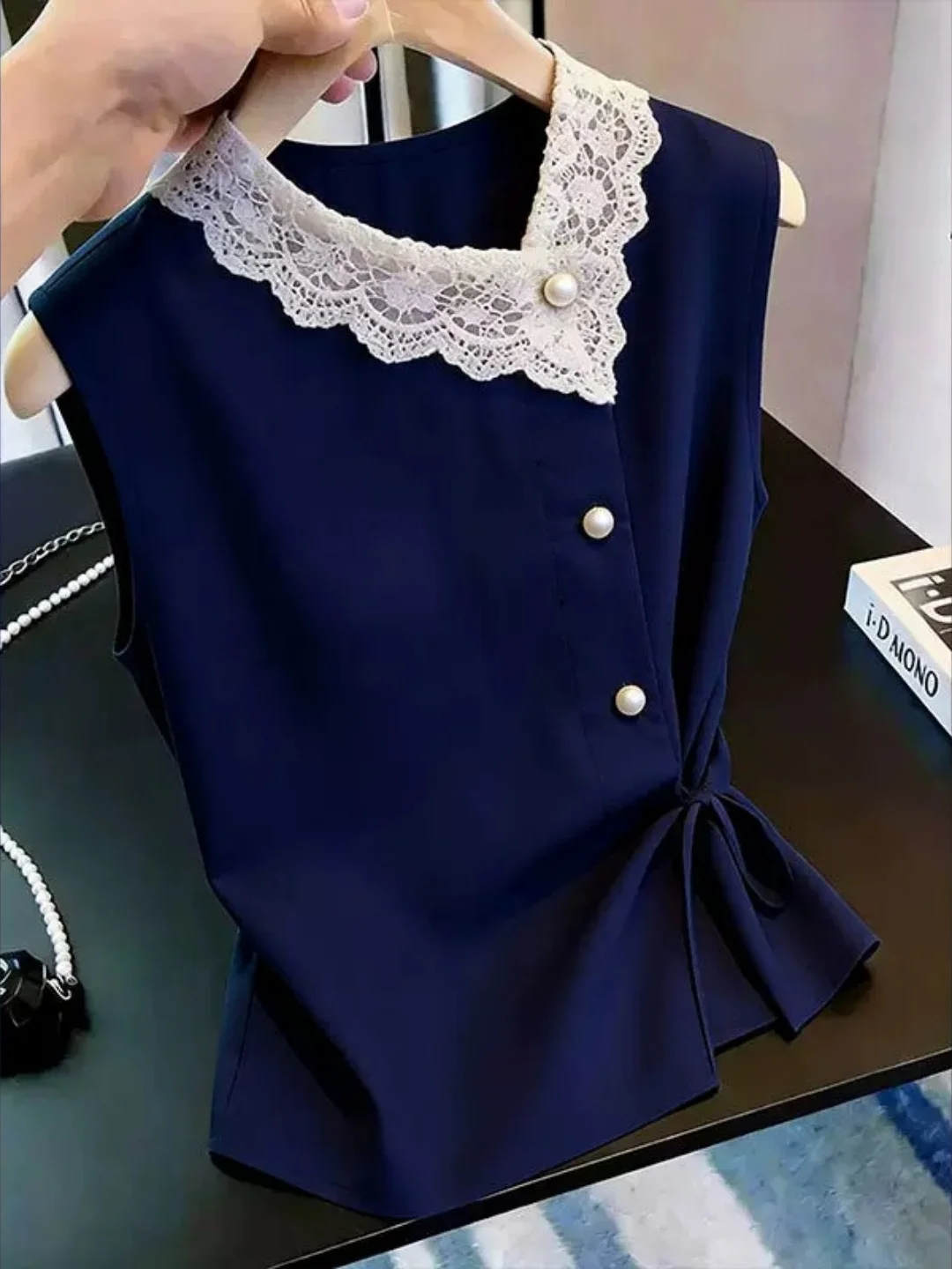 

Elegant Lace Sleeveless Vest Belted Waist Summer 2026 Women's Fashion Versatile Top Korean Style Straight Cut Silk Material