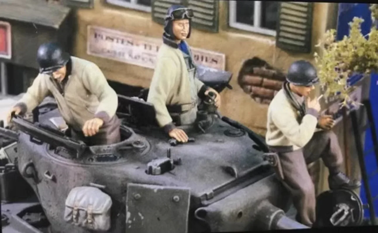 

1/35 Scale Resin Figure Model Building Kits Historical Military Miniature US Army Tank Crew 3 Figures Unassembled Unpainted 949A