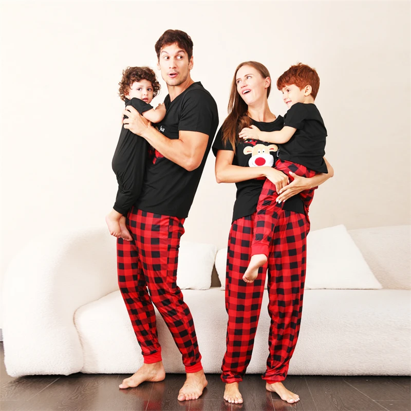 

2024 Short Sleeve Family Matching Outfits Christmas Deer Father Mother Kid Baby Pajamas Sets Plaid Mommy and Me Xmas Pjs Clothes