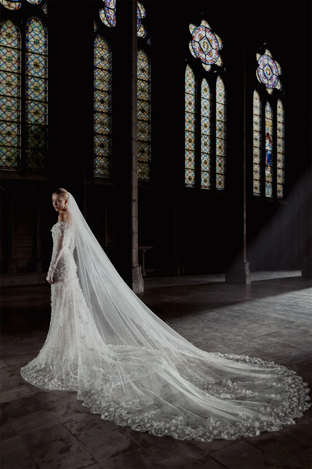 Tokyo Customized Elegant Sweetheart Neck Wedding Dresses Long Sleeve Back Zip Flower Bridal Gowns White A-Line Wedding Gowns