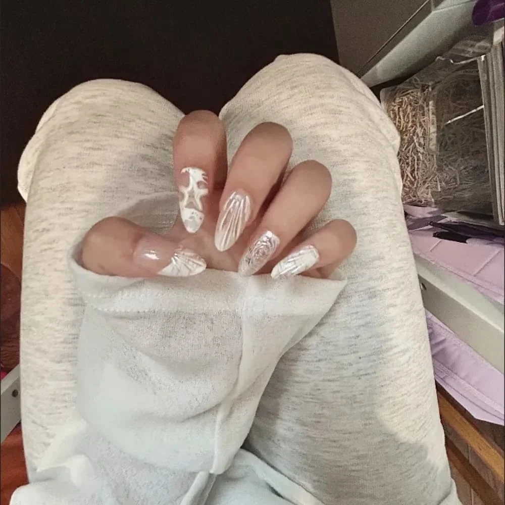 10 szt. Urocze sztuczne paznokcie w kształcie muszelek i rozgwiazd, krótkie migdałki, damskie, francuskie, białe, ręcznie robione, wielokrotnego użytku, samoprzylepne.