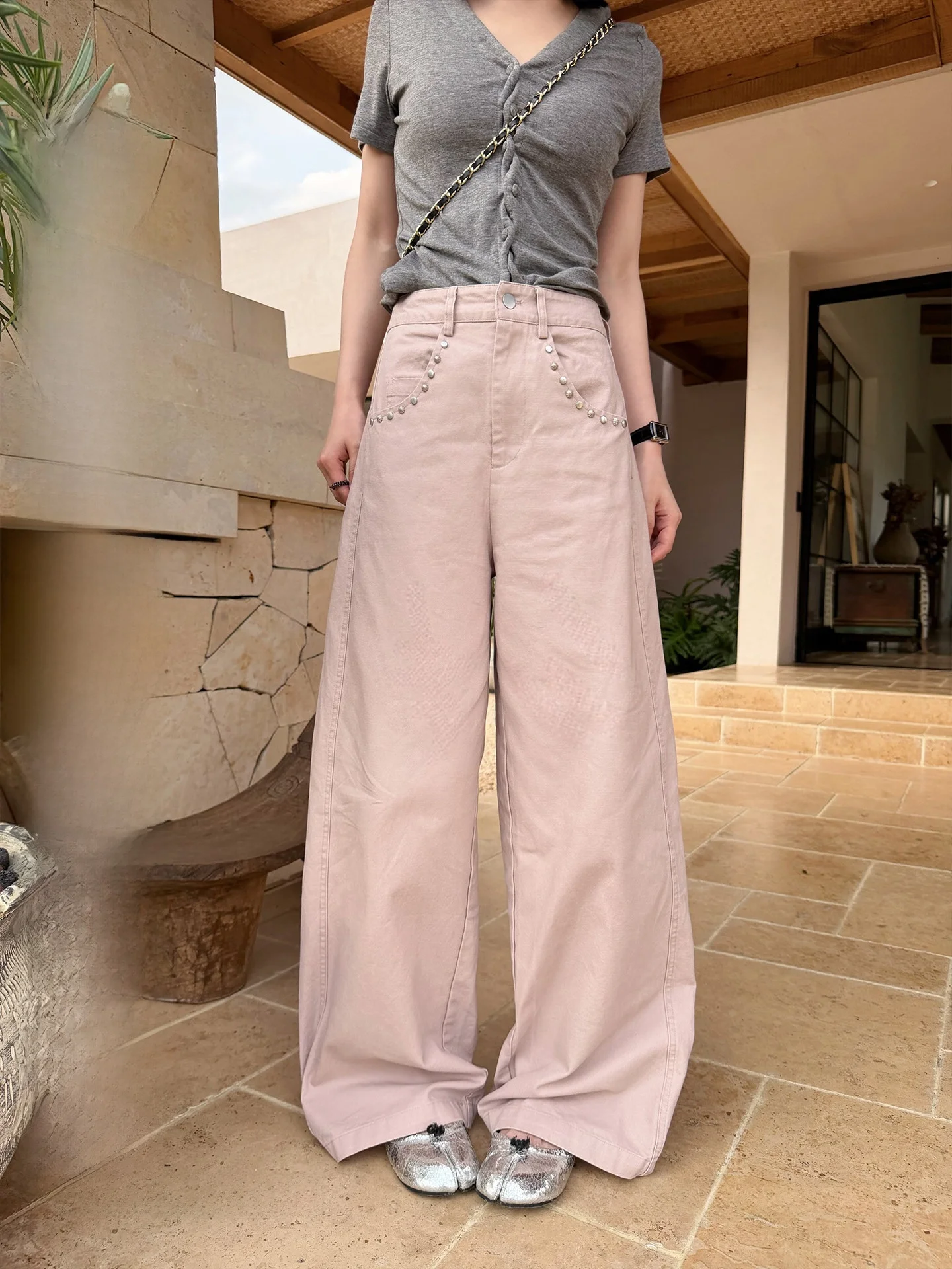 

Rivet Decorated Casual Cotton Denim Jeans Women Loose Fit Comfortable Multi-Functional Korean Style Wide Leg Pants